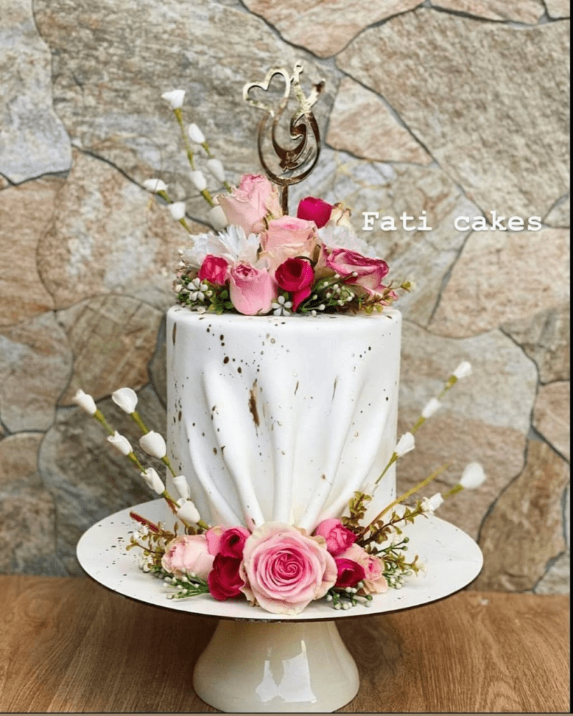 pink white rose cake design by @fati cakes 28